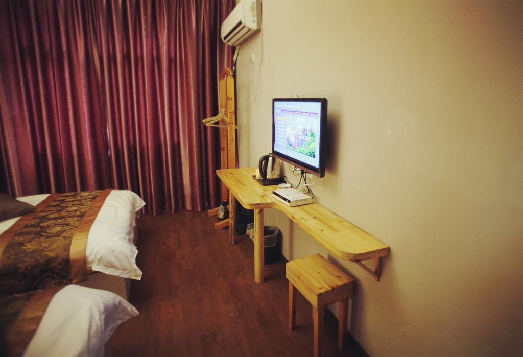 Wulingyuantuniu Youth Hostel Экстерьер фото